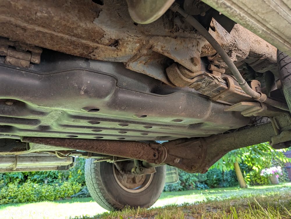 Toyota Hilux 2.5 D-4D SR5 - 18