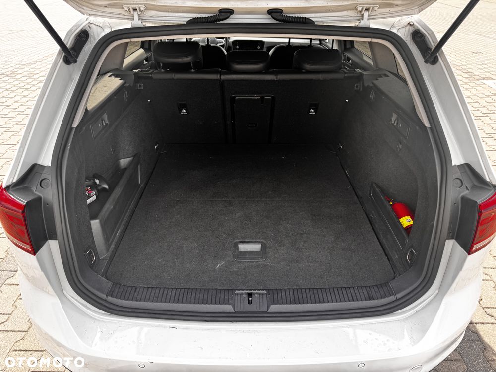 Volkswagen Passat 2.0 TDI EVO Business DSG - 25