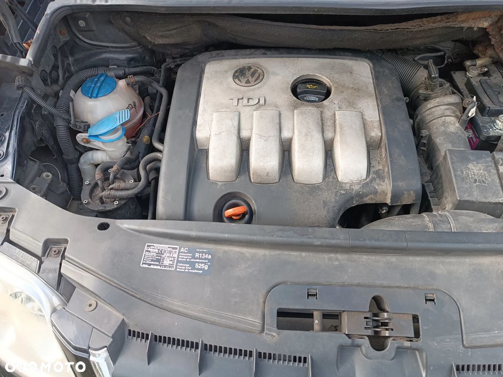 Volkswagen Touran - 21