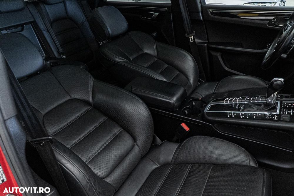 Porsche Macan S - 40