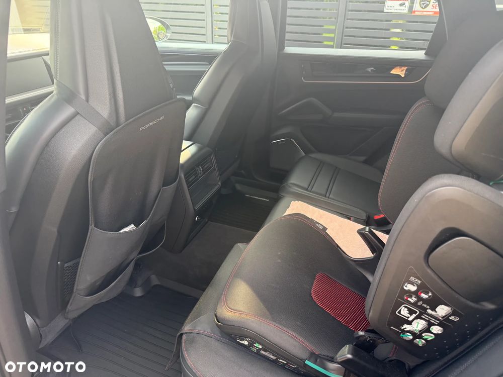 Porsche Cayenne - 18