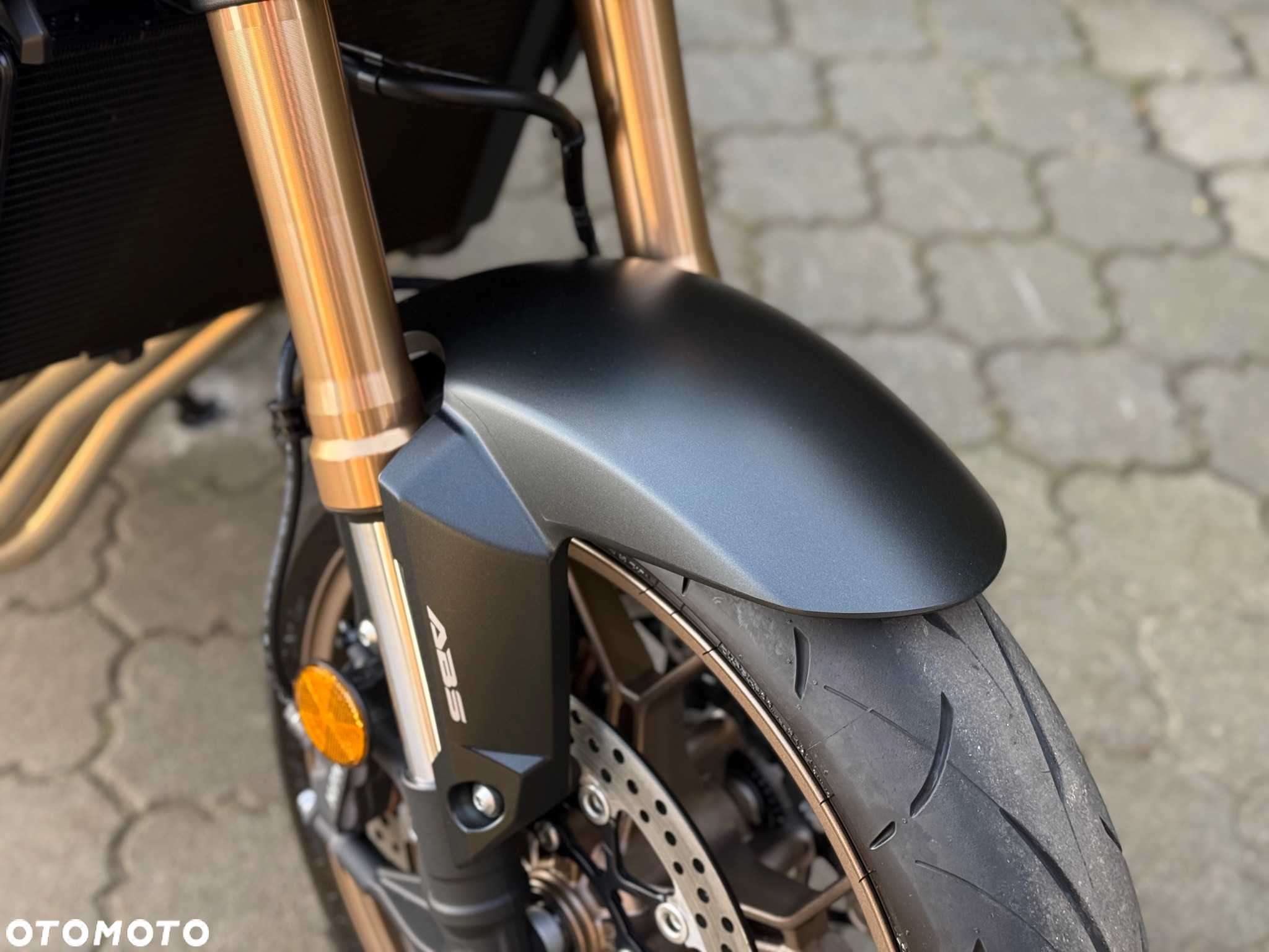 Honda CB - 10