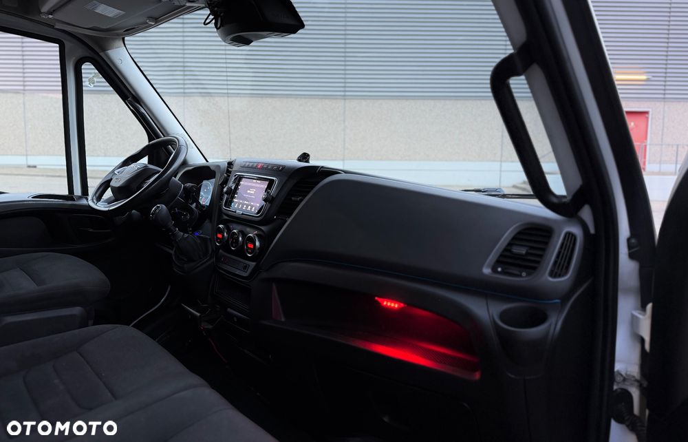 Iveco DAILY 35-180 3.0 DIESEL 175KM - 34