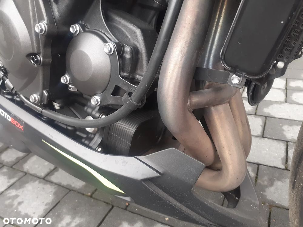 Triumph Street Triple - 12