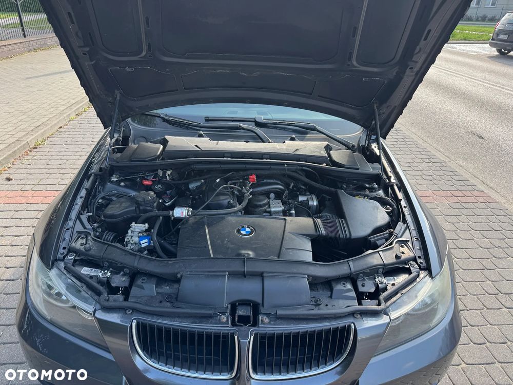 BMW Seria 3 320i - 17