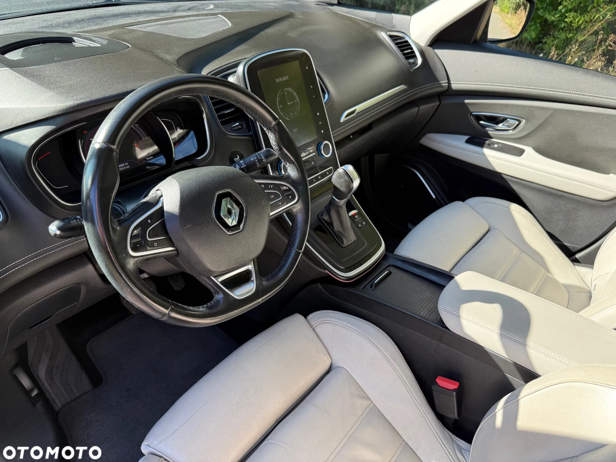 Renault Scenic - 11