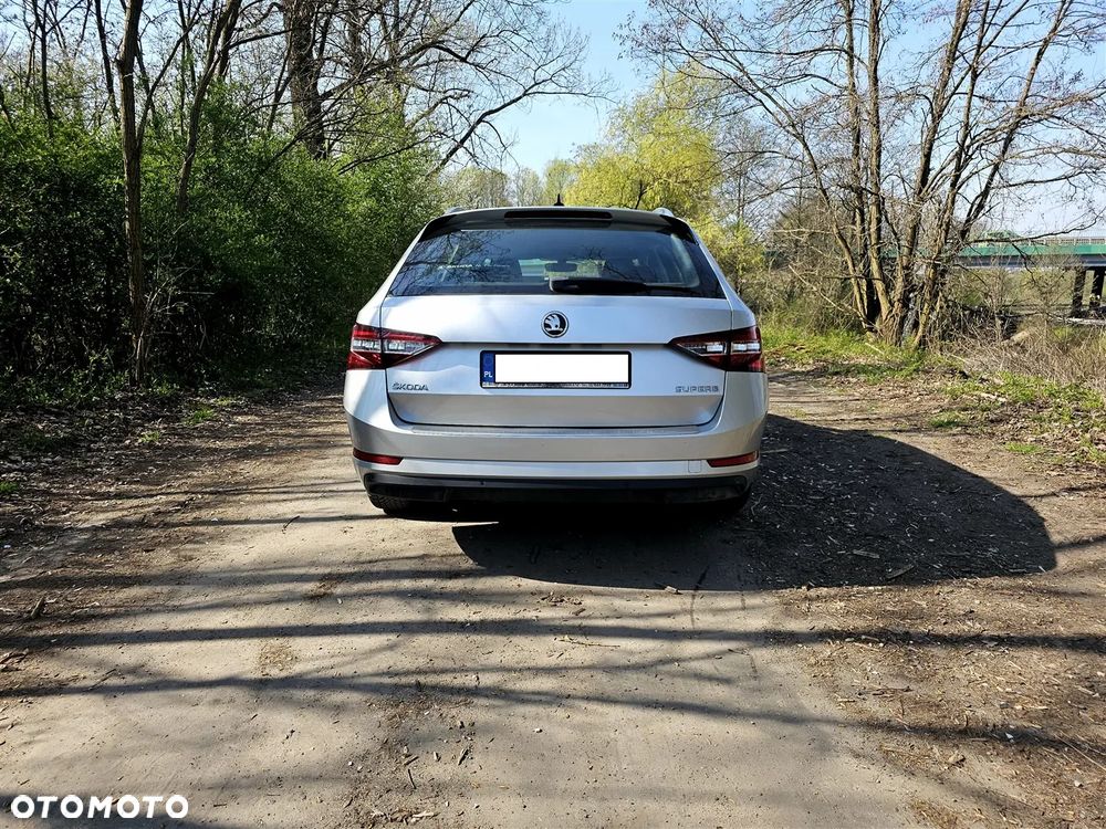 Skoda Superb 2.0 TDI SCR Ambition DSG - 3