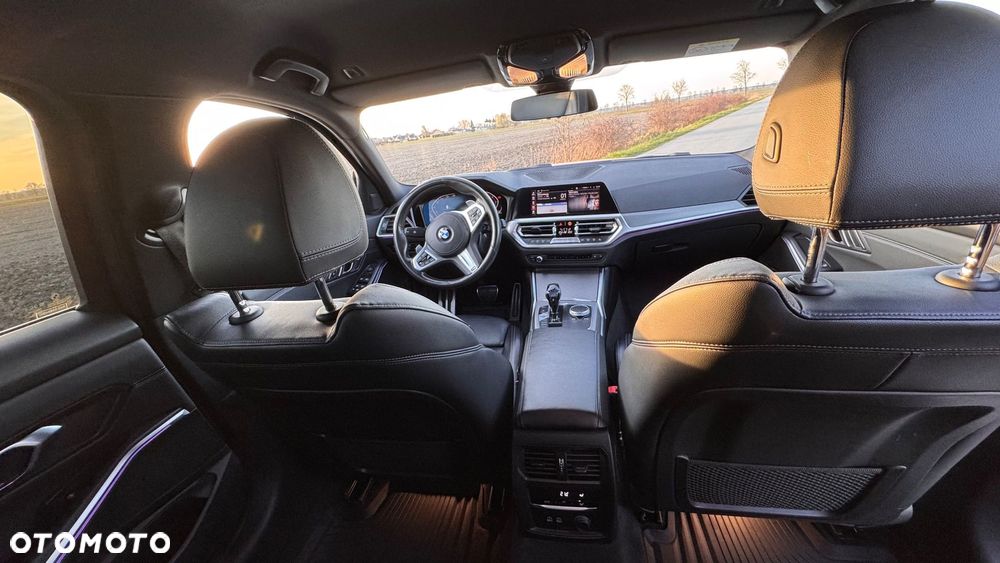 BMW Seria 3 320d xDrive M Sport - 9