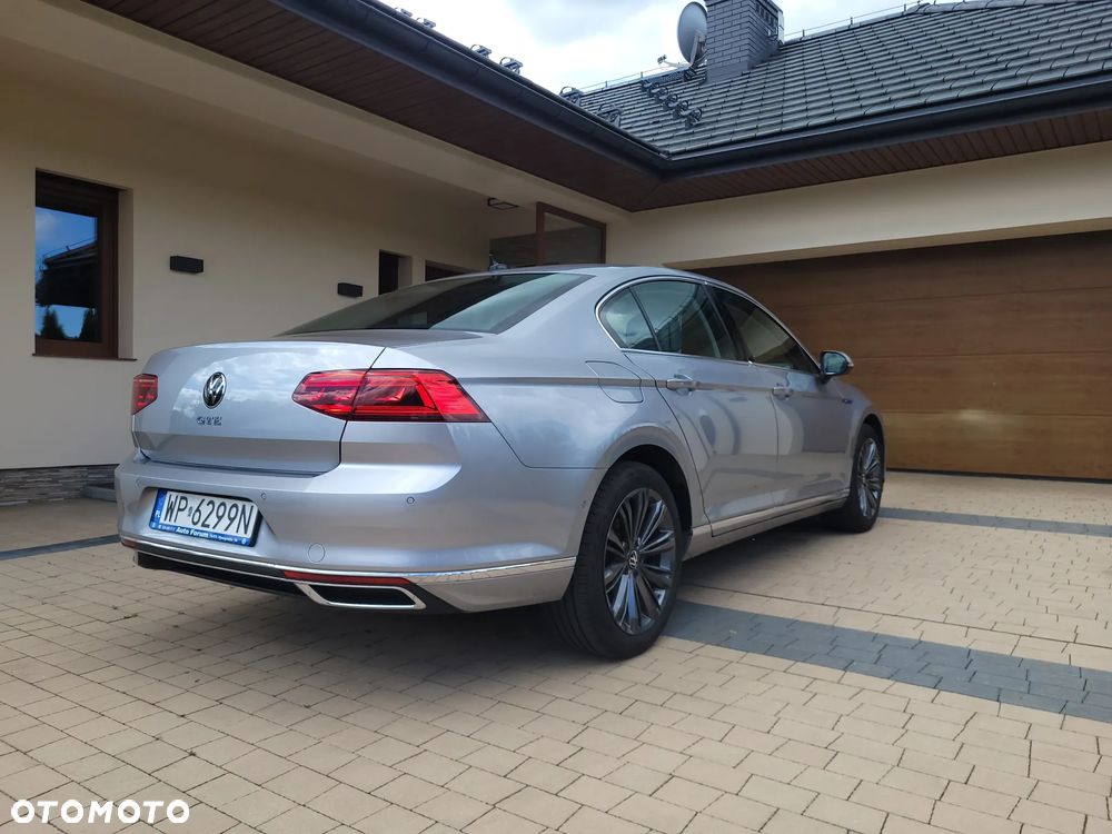 Volkswagen Passat - 6