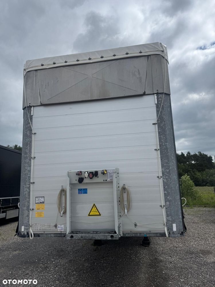 Schmitz Cargobull VARIOS- naczepa typu Standard lub Mega Dach podnoszony regulowany 5 sztuk Sprzedam. Koła 385/55R22,5 - 5