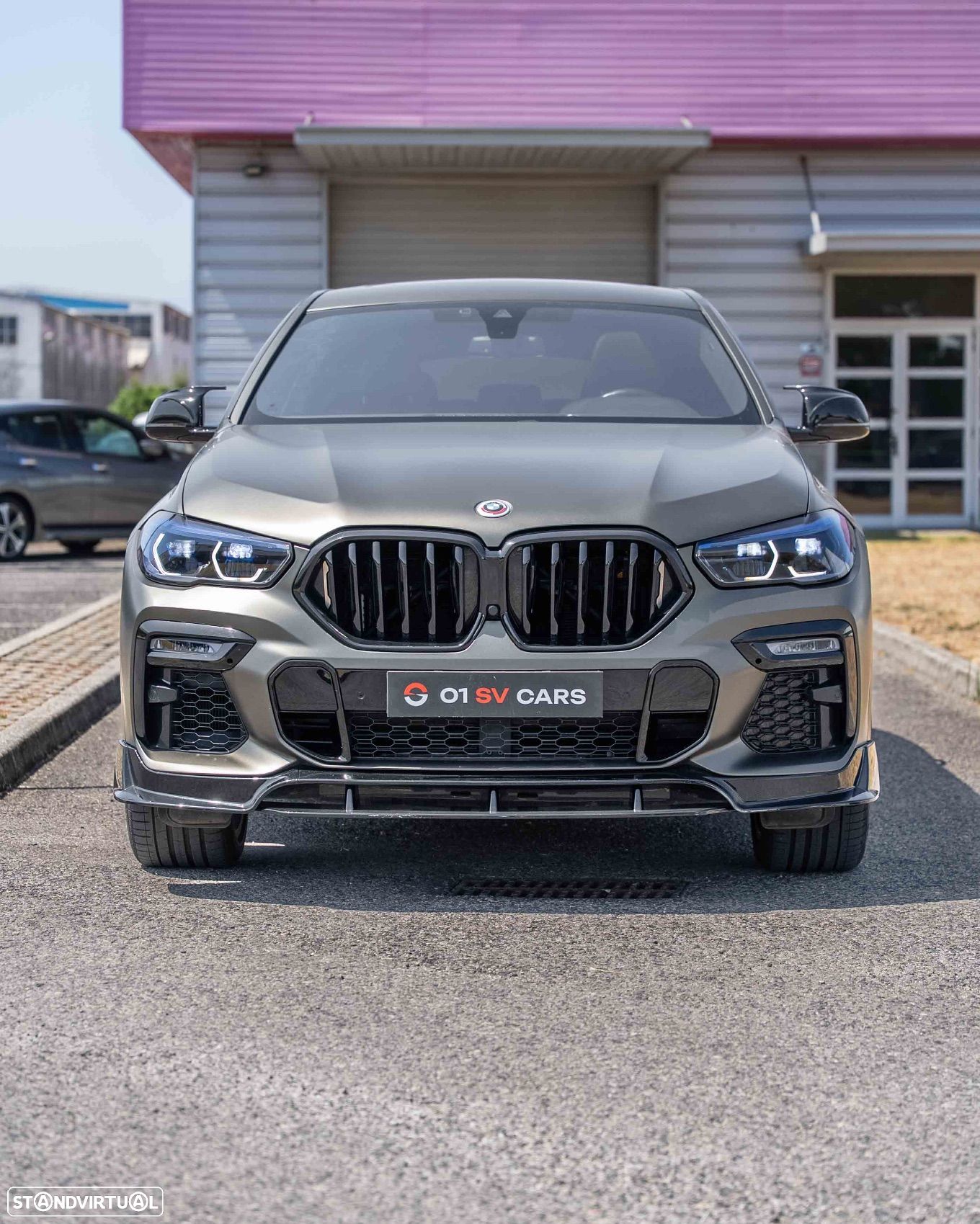 BMW X6 M50i - 1