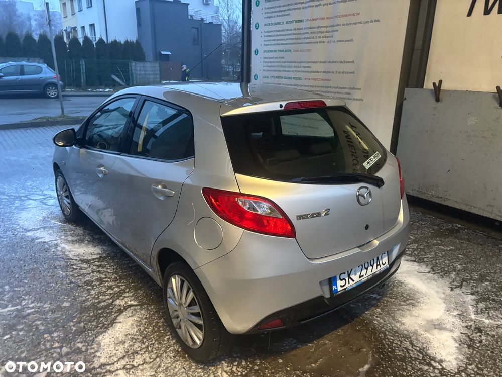 Mazda 2 - 4