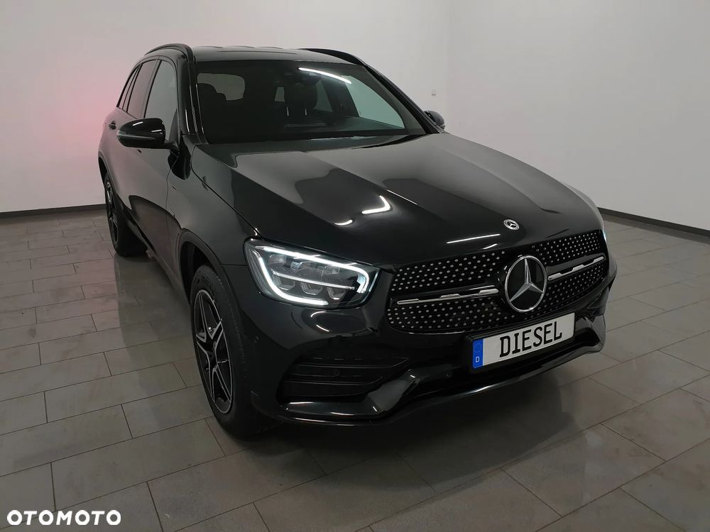 Mercedes-Benz GLC 300 de 4Matic 9G-TRONIC AMG Line Plus - 37