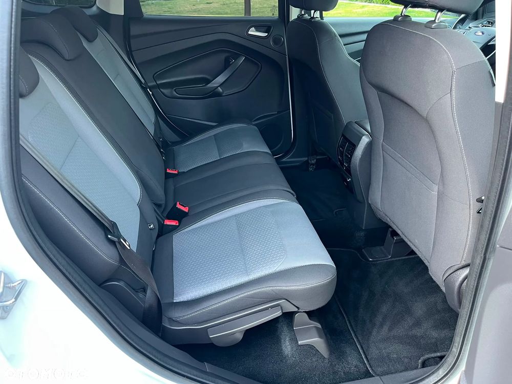Ford Kuga 1.5 TDCi 2x4 Business Edition - 29