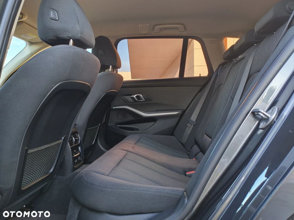 BMW Seria 3 318d Advantage - 30