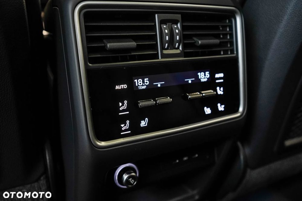 Porsche Cayenne Turbo E-Hybrid PHEV - 29