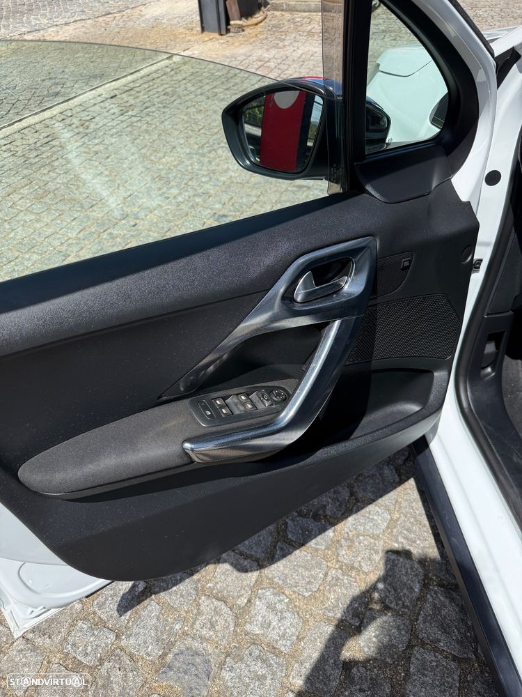 Peugeot 2008 1.6 e-HDi Allure 2-Tronic - 10