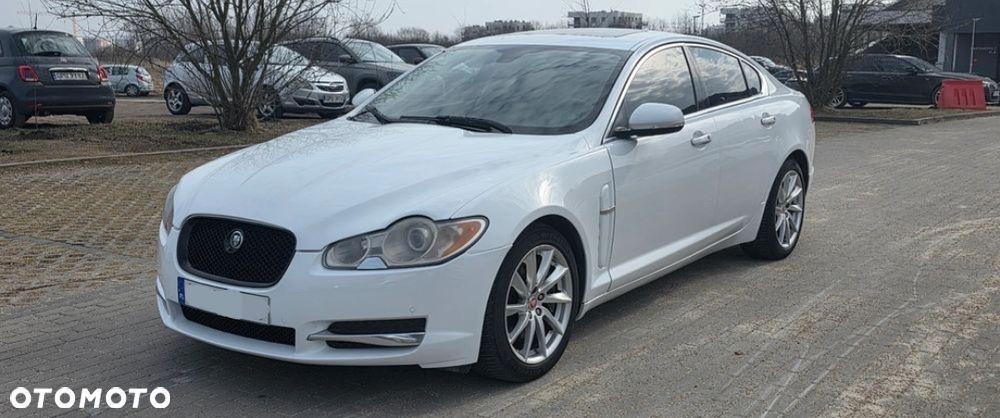 Jaguar XF 2.0 T R-Sport - 3