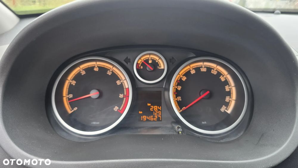 Opel Corsa 1.2 16V Edition / Active - 12