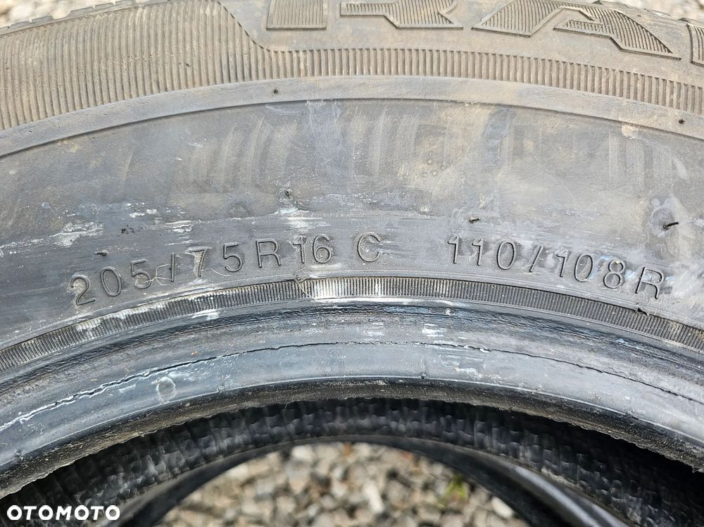 KUMHO 205/75R16C 110/108R RADIAL 857 (2szt.) (1x6,0 1x6,5) (DOT: 2x0418) L863 - 4