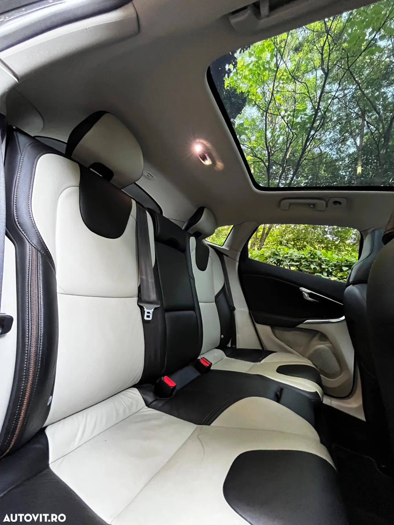 Volvo V40 Cross Country T5 AWD Geartronic Momentum - 9