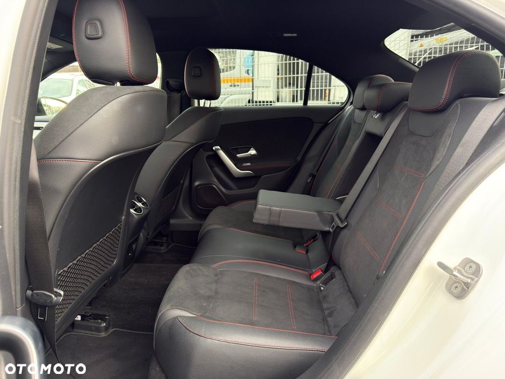 Mercedes-Benz Klasa A 35 AMG 4-Matic 7G-DCT - 28