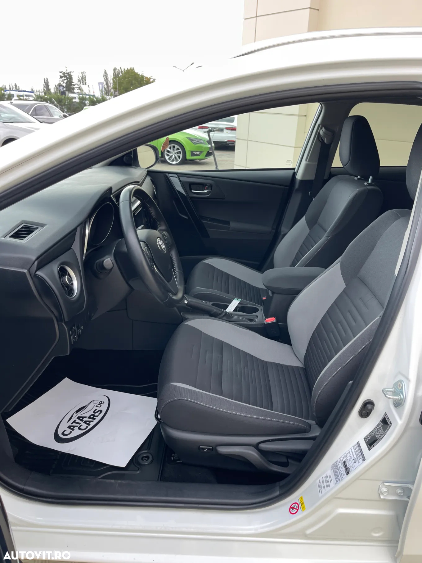 Toyota Auris 1.8 VVT-i Hybrid Automatik Comfort - 28