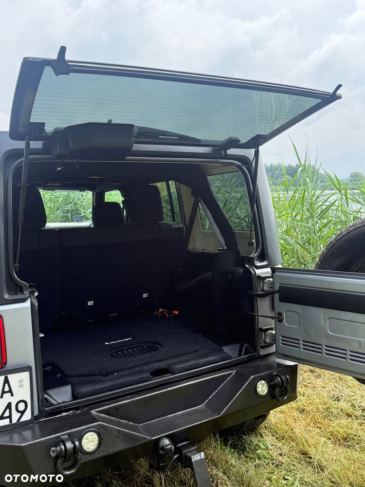 Jeep Wrangler 3.6 Unlim Sahara - 19