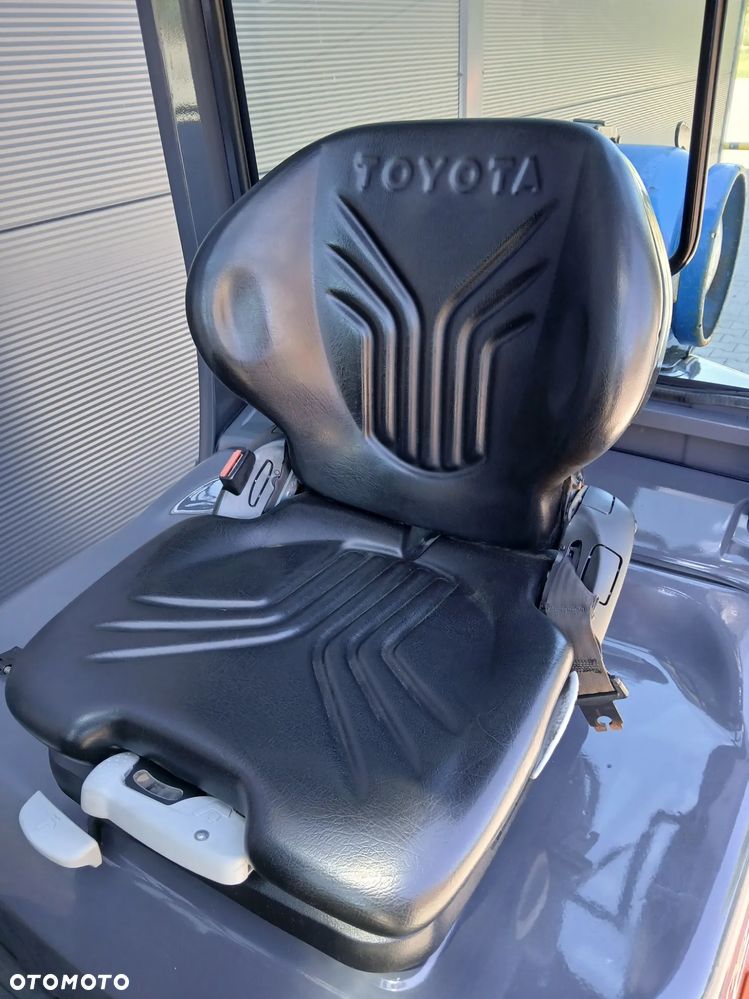 Toyota 02-8FGF20 - 8