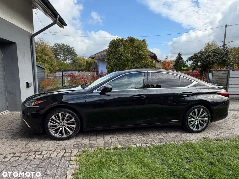 Lexus ES - 4