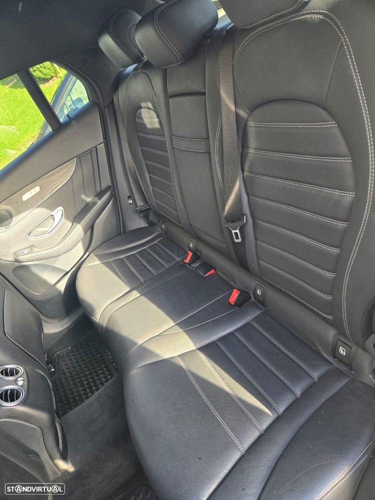 Mercedes-Benz GLC 350 e 4Matic 7G-TRONIC AMG Line - 12