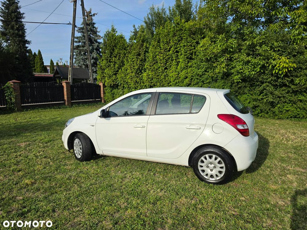 Hyundai i20 1.2 FIFA WM Edition - 15