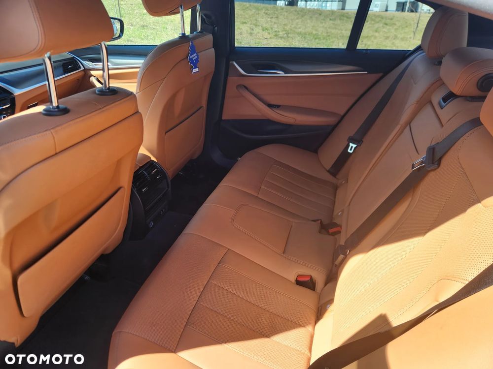 BMW Seria 5 520d MHEV - 12