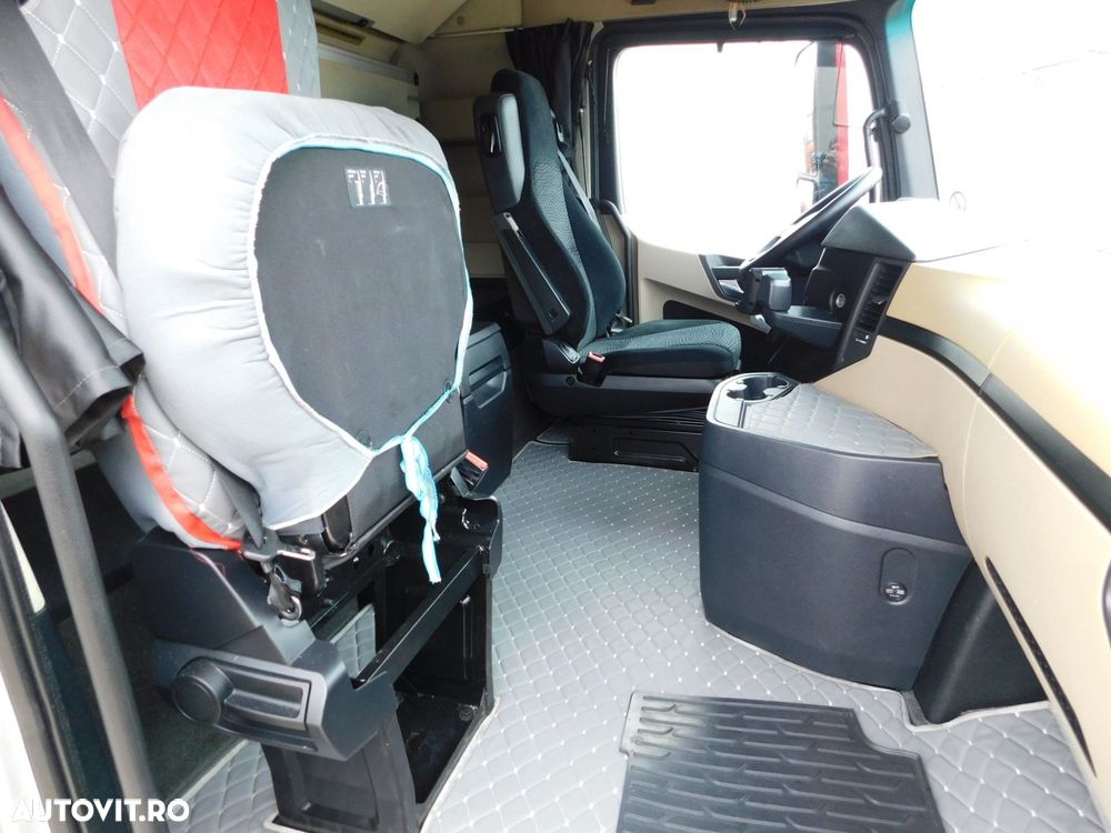 Mercedes-Benz Actros - 5