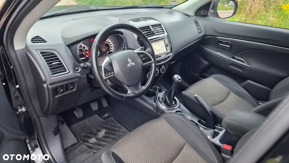 Mitsubishi ASX - 10
