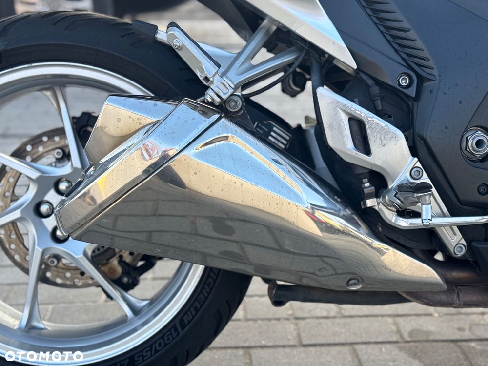Honda VFR - 19
