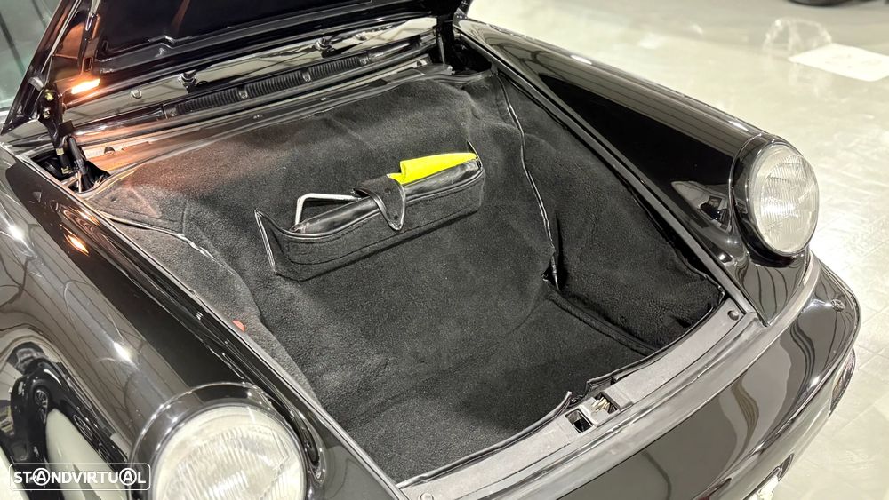 Porsche 911 (964) Coupé 3.3 Turbo II - 32