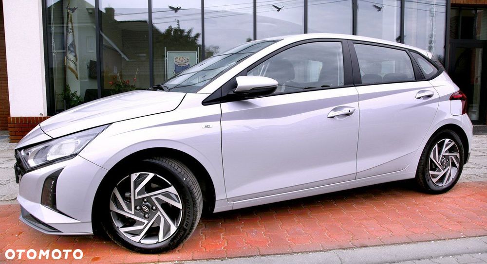 Hyundai i20 - 24