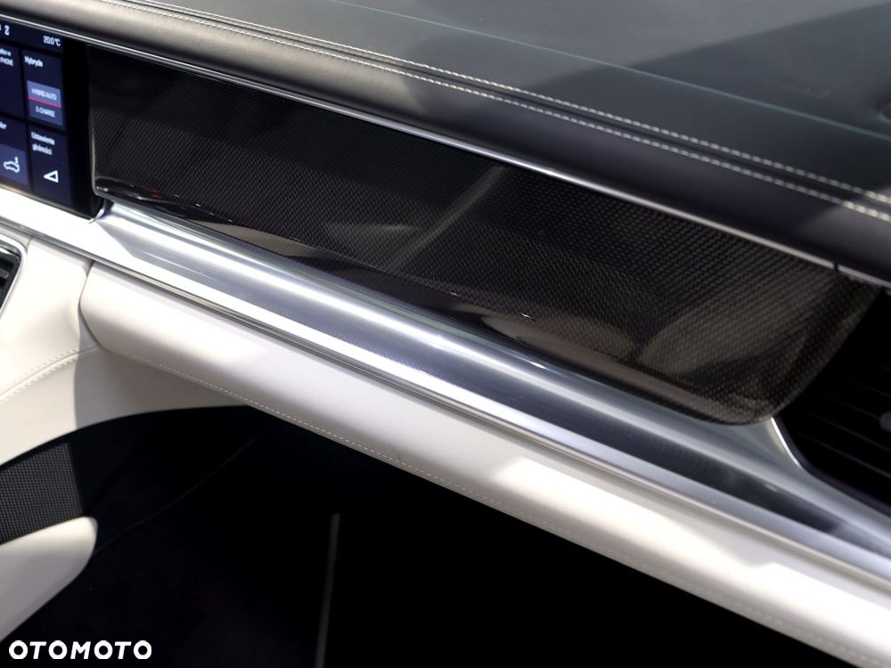 Porsche Panamera 4 E-Hybrid - 25