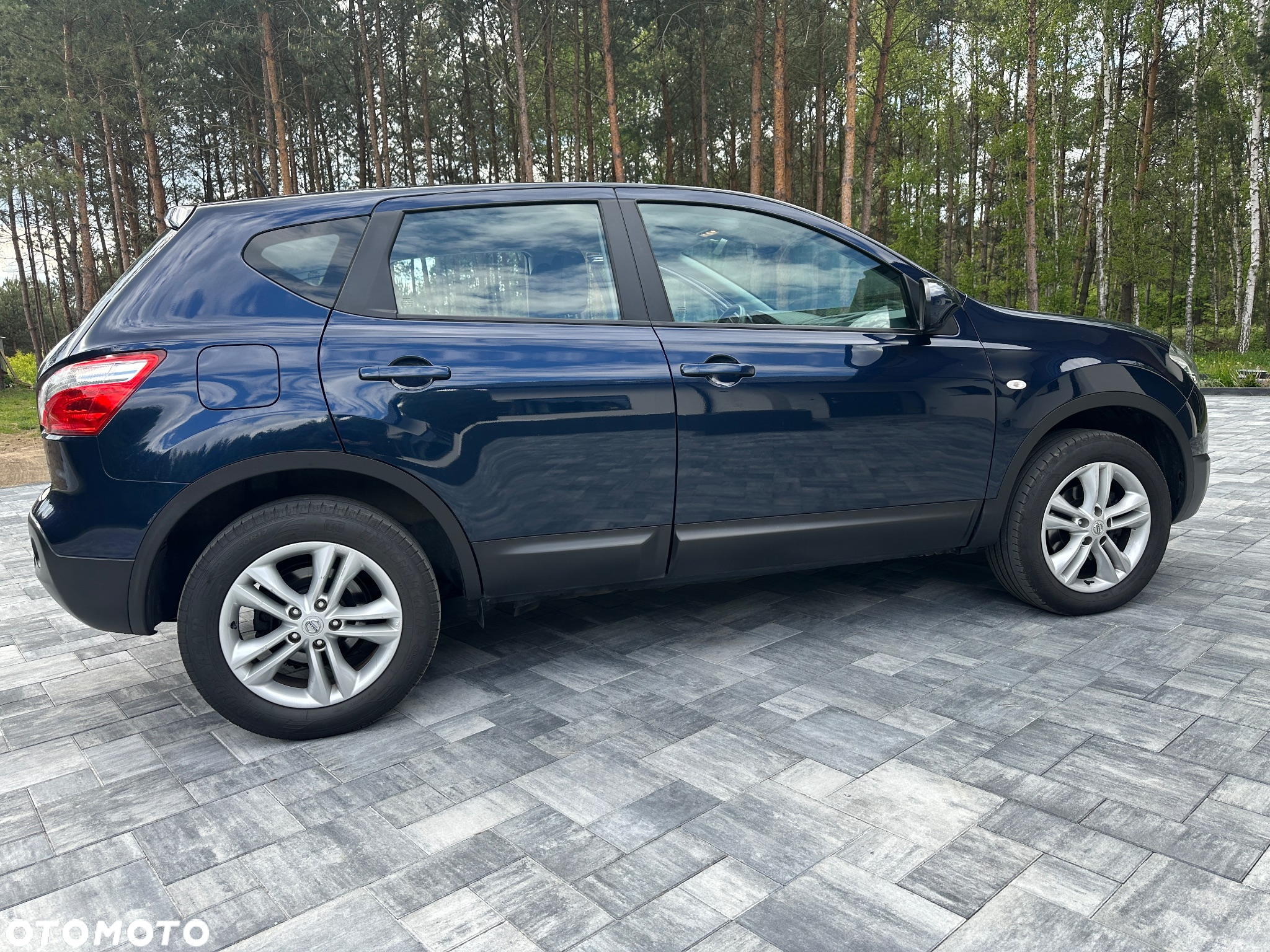 Nissan Qashqai 2.0 visia - 13