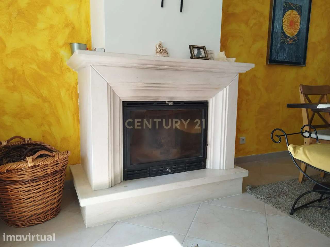 Apartamento T2 com 93m² para arrendamento com cozinha equipada e semi - Grande imagem: 5/23