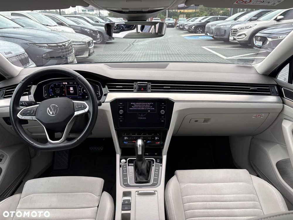 Volkswagen Passat 2.0 TDI Elegance DSG - 17