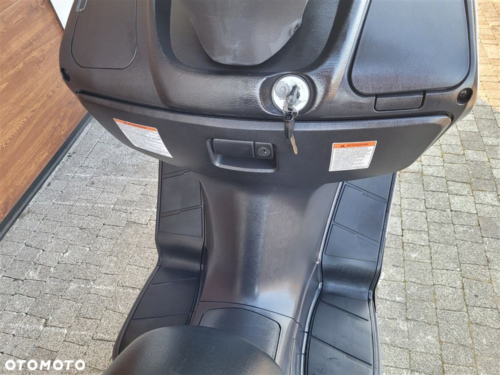Suzuki Burgman - 11