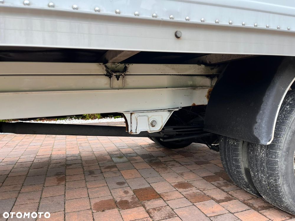 Mercedes-Benz Sprinter - 9