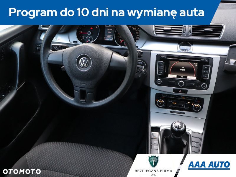 Volkswagen Passat - 8