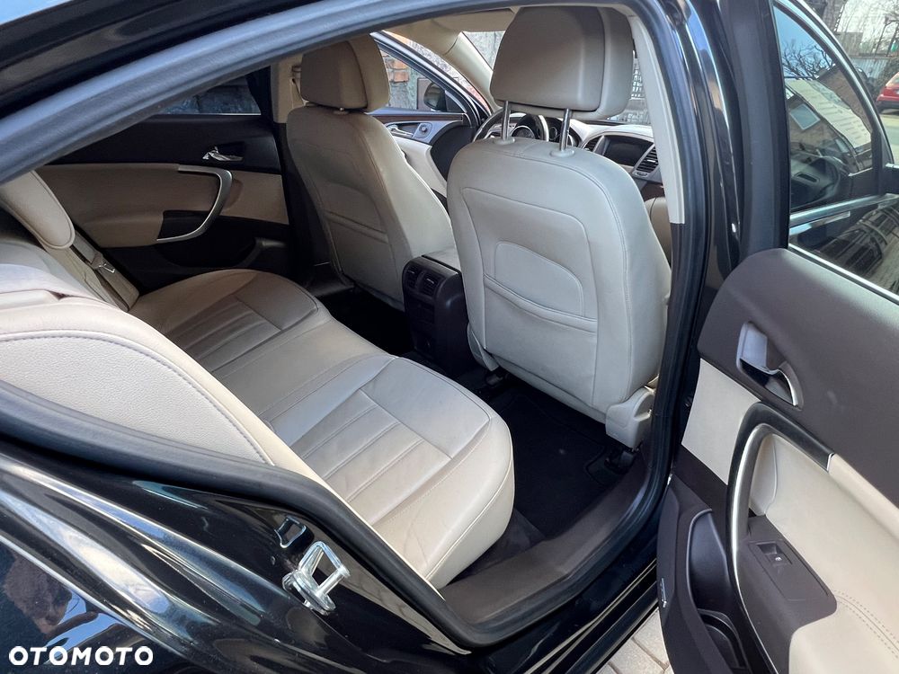 Opel Insignia - 12