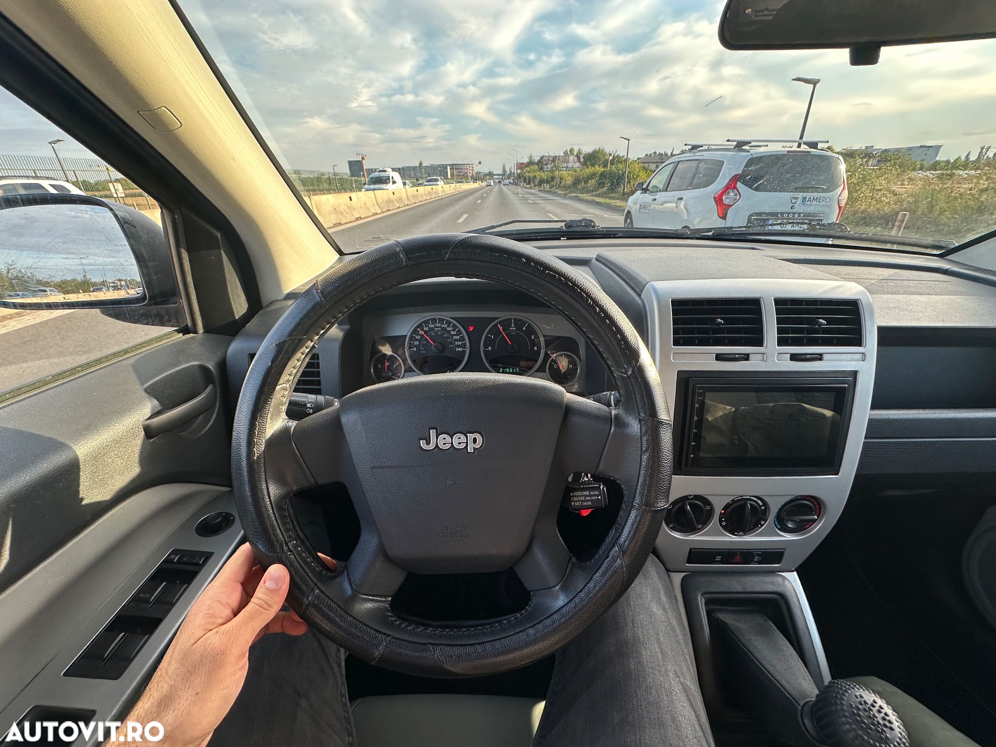 Jeep Compass - 32