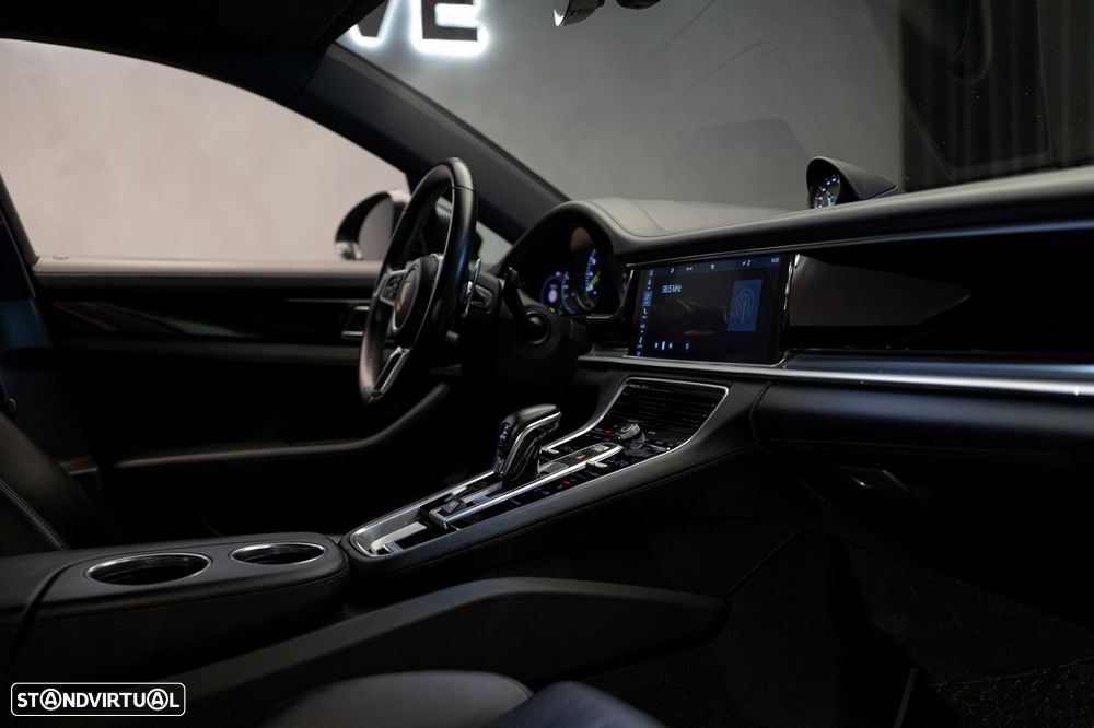 Porsche Panamera Sport Turismo 4 E-Hybrid Edition 10 Anos - 10