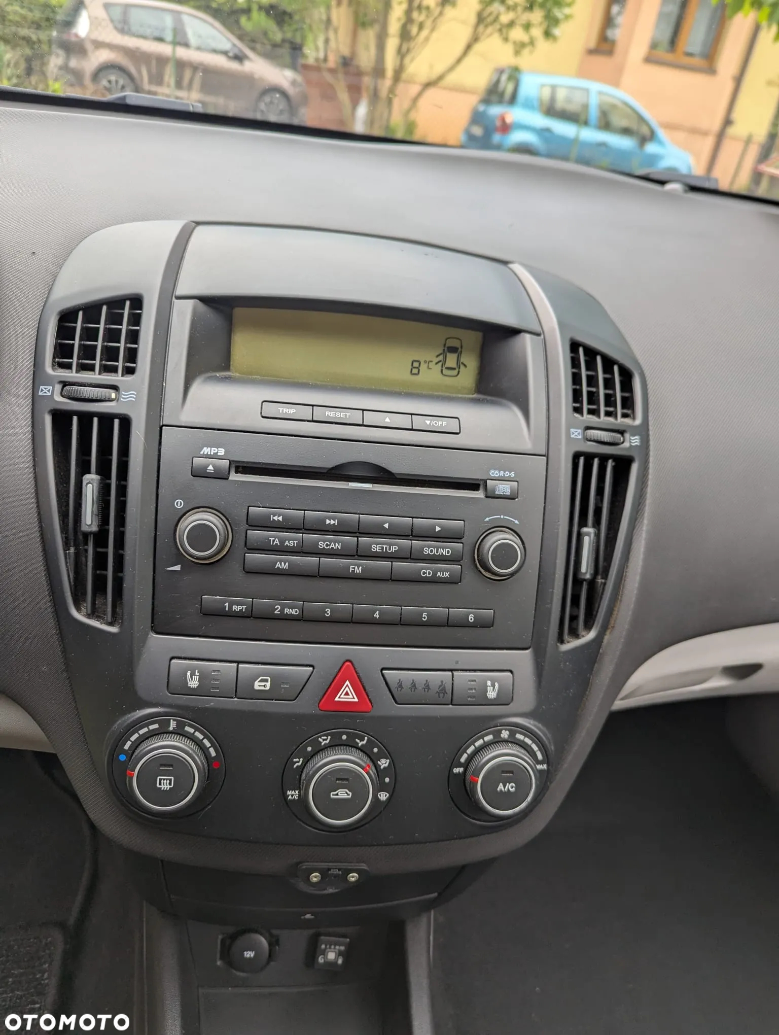 Kia Ceed - 12