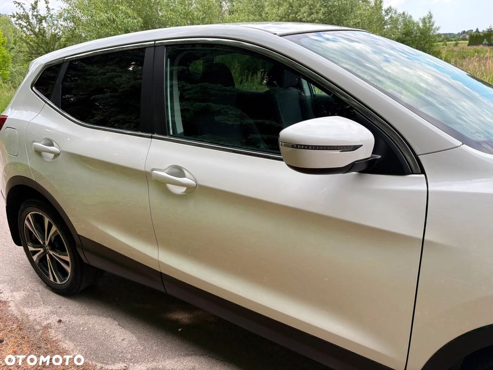 Nissan Qashqai 1.2 DIG-T N-Vision - 11